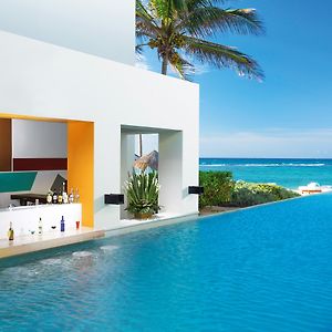 Club Oceanfront Junior Suite Adults only